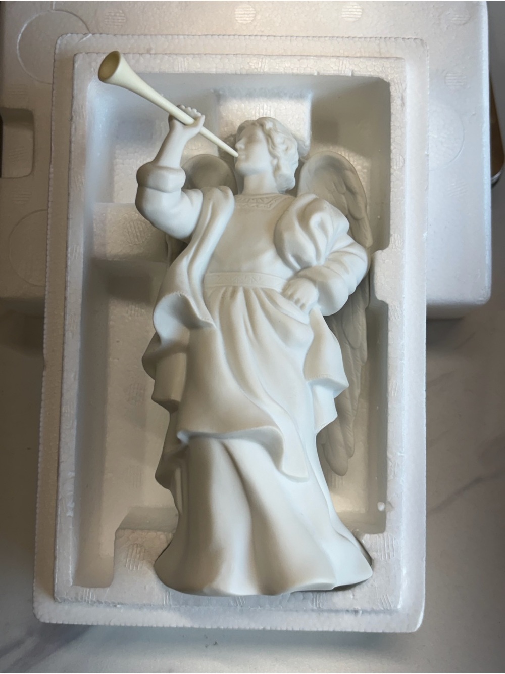 🔥 1992 Avon Nativity Angel Gabriel Trumpet Porcelain Figurine w Box 7”🔥